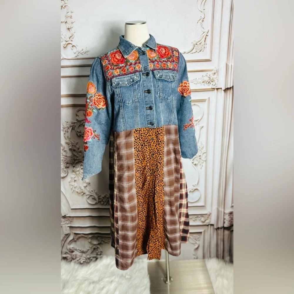 Floral Embroidered Denim Dress - Picture 9 of 10